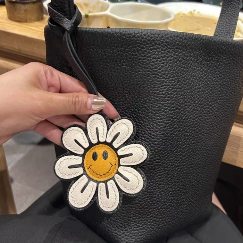 Car Accessories Gift Ideas - 1 portachiavi girasole con faccia gioiosa