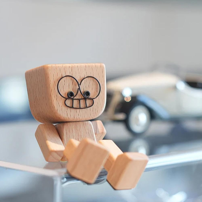 Statua dell'uomo che scuote Fi - Car Accessories Oman recensione e prezzo