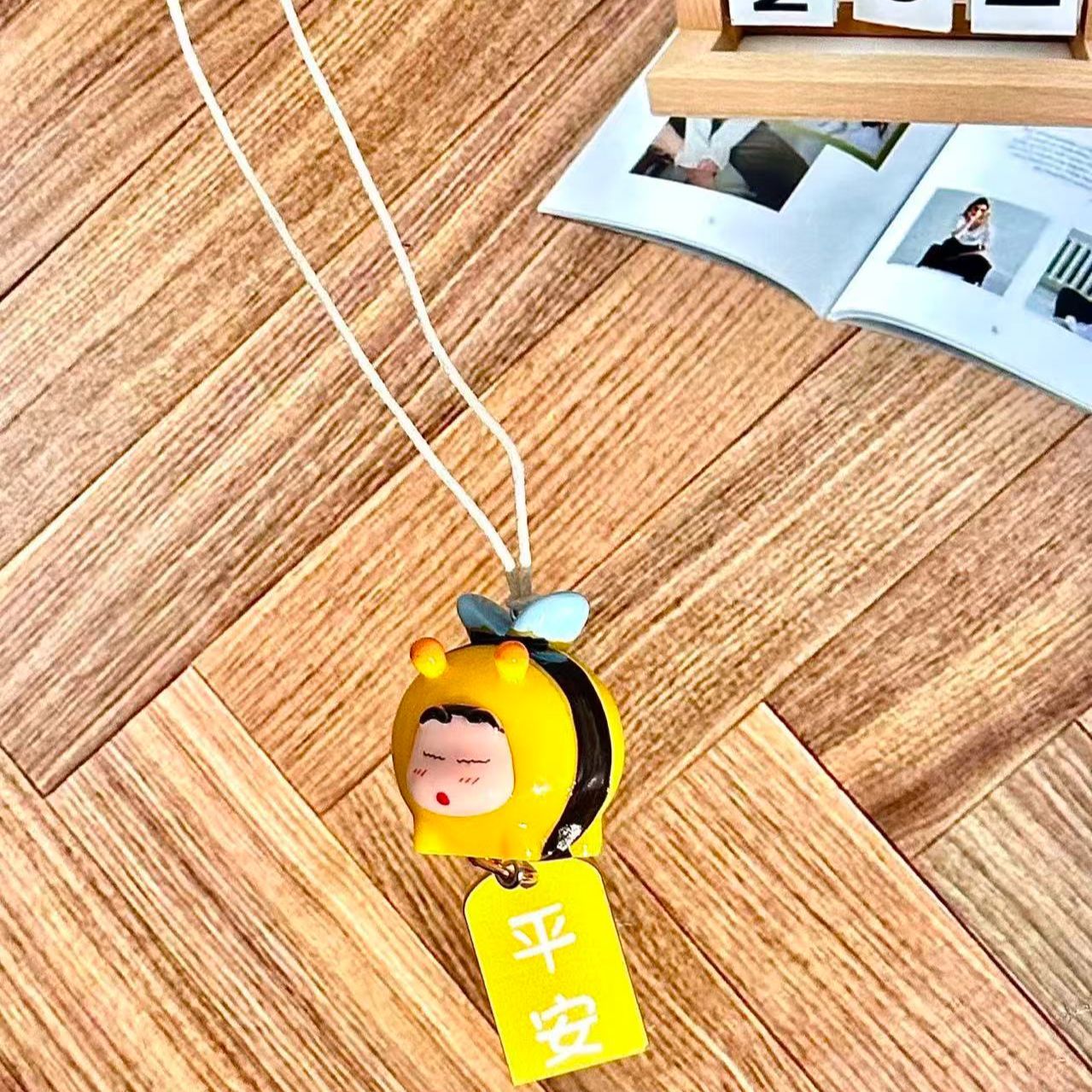 Figurina Cosplay di Crayon Shi - Car Accessories Mirror Hanging recensione e prezzo